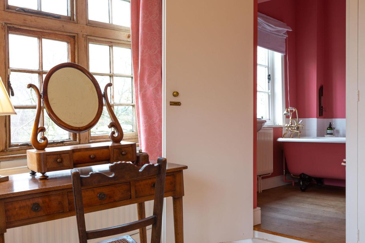 Pounce Hall -Stunning Historic Home In Rural Essex Саффрон-Уолден Экстерьер фото